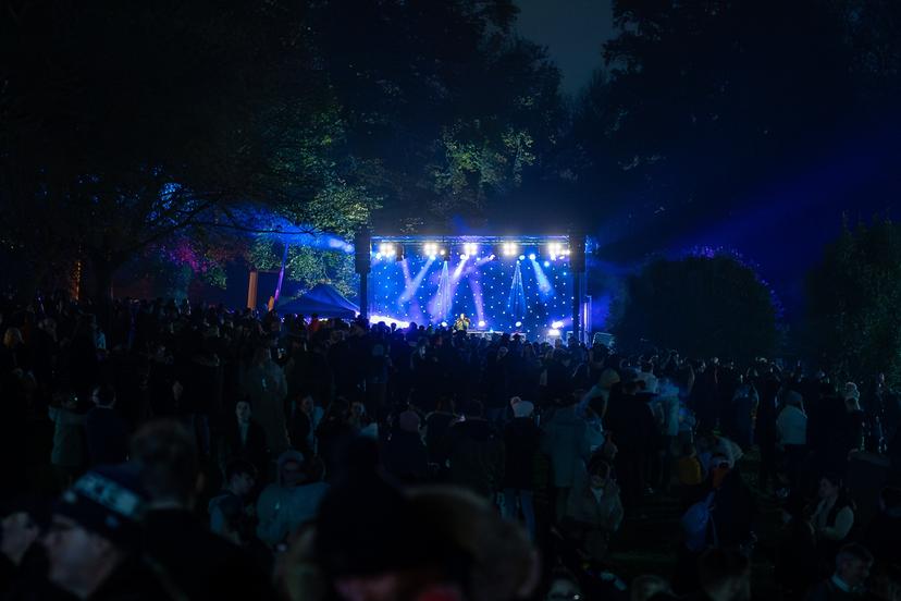 Image at https://media.umbraco.io/dev-discover-ashfield-heartcore/rmohmelw/sparks-in-the-park-24-olh01002-34-1.jpg